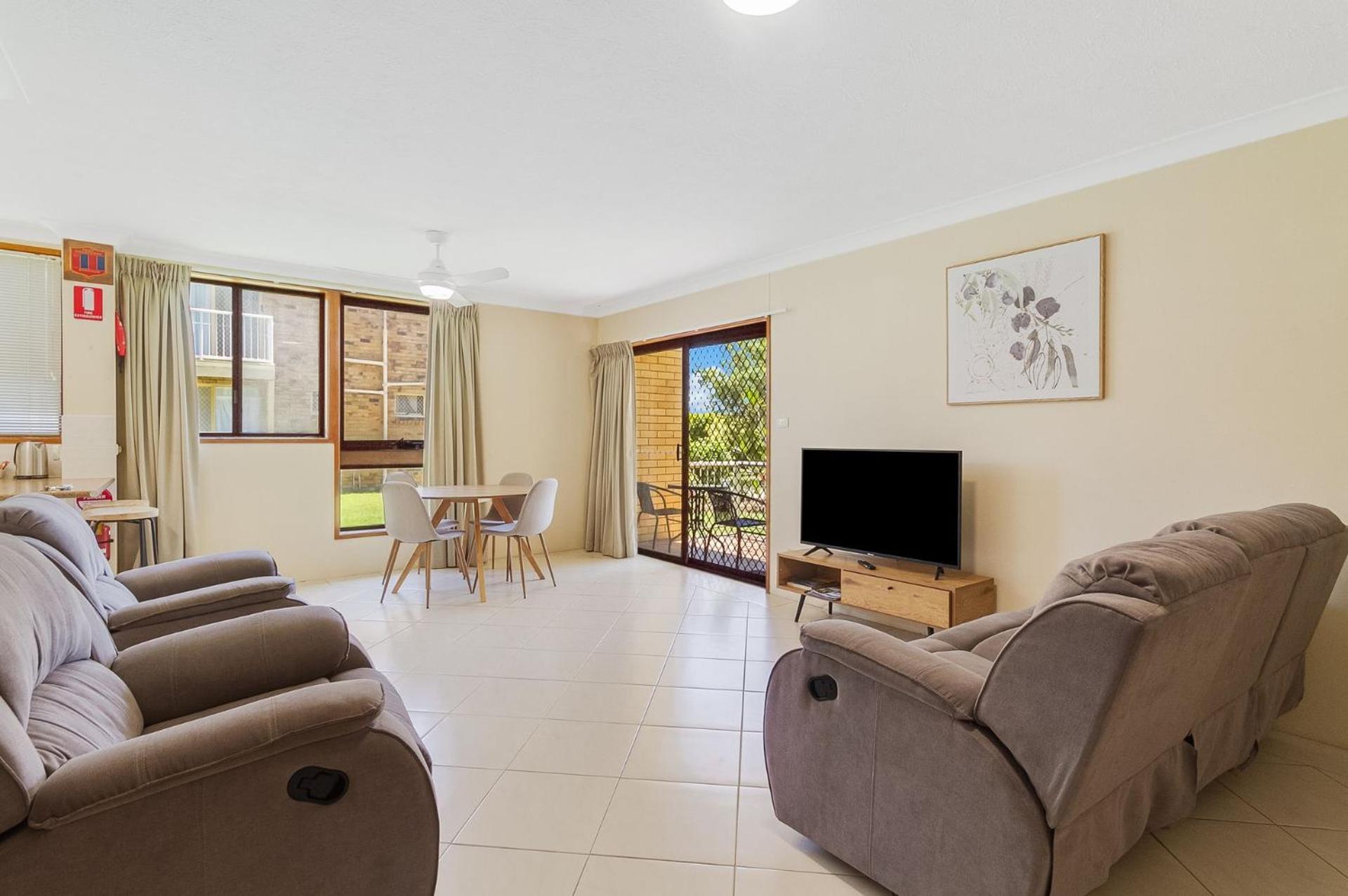 Unit 2 8 Banks Avenue Apartment Tweed Heads