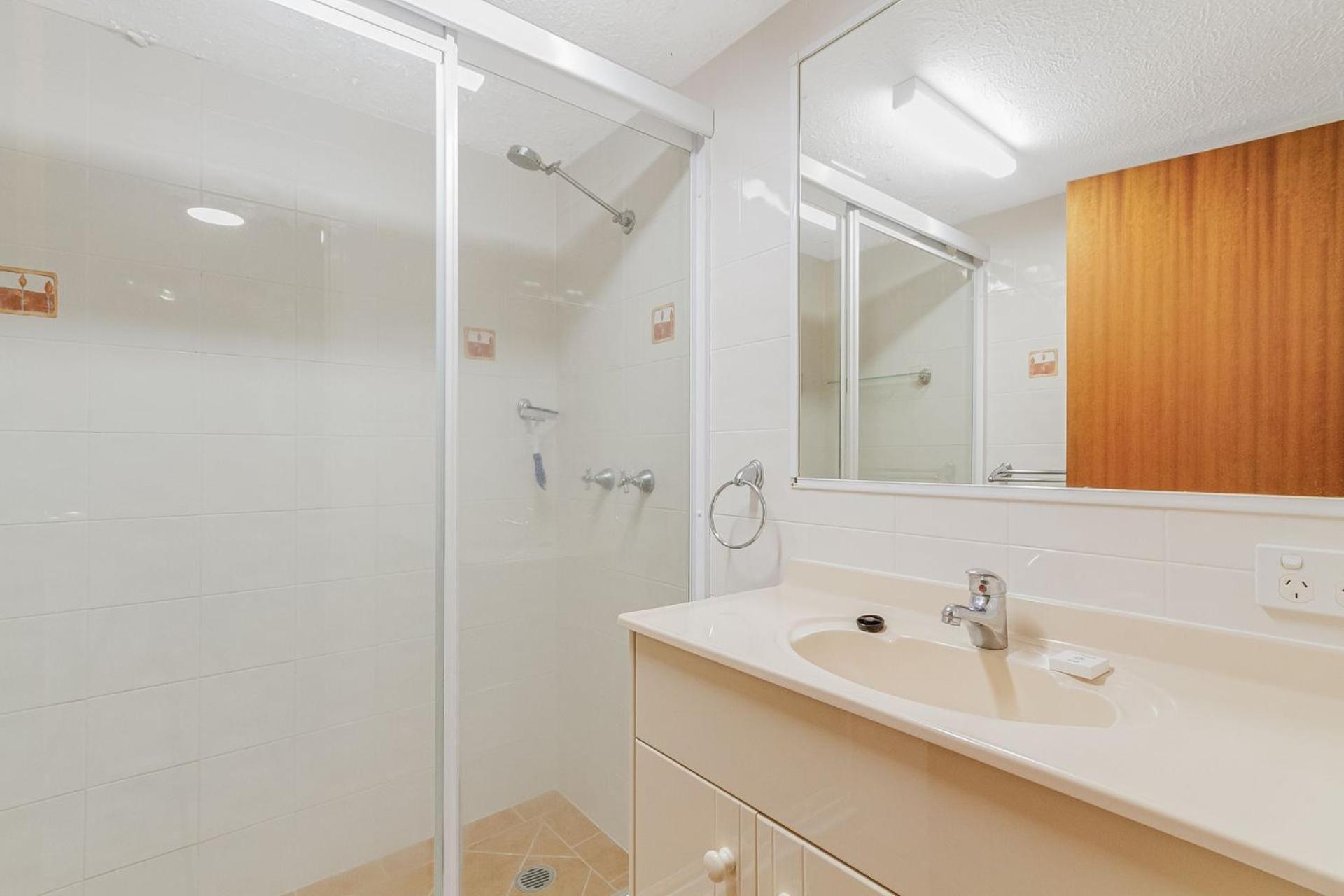 Unit 2 8 Banks Avenue * Tweed Heads
